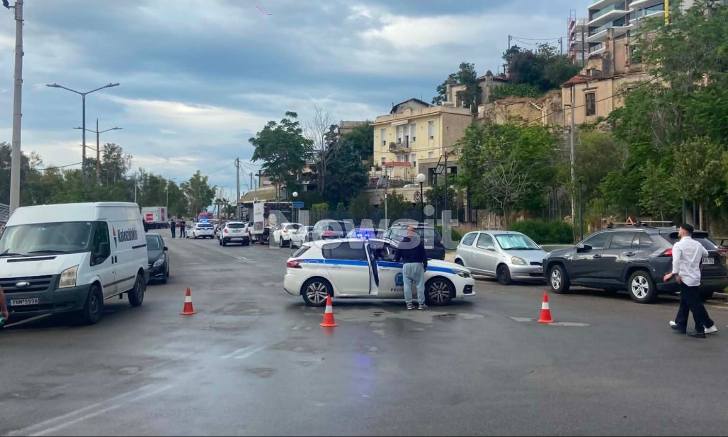 Μεγάλες αστυνομικές δυνάμεις στην περιοχή όπου έπεσαν οι πυροβολισμοί