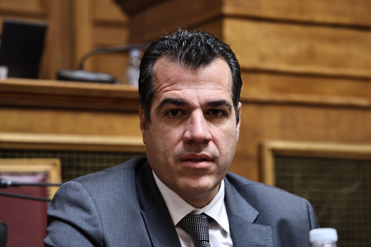 Ο Θάνος Πλεύρης για την περιπέτεια υγείας του: «Έλεγα να μην πεθάνω χωρίς να δω τα παιδιά μου»