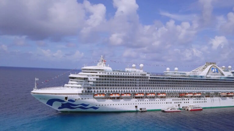 Το Caribbean princess κρουαζιερόπλοιο