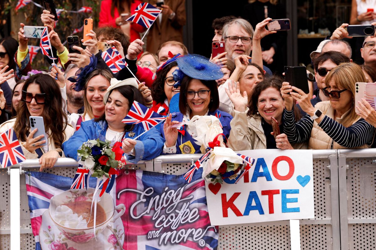 Ciao Kate, γράφει πανό για την Κέιτ Μίντλετον στην Ιταλία