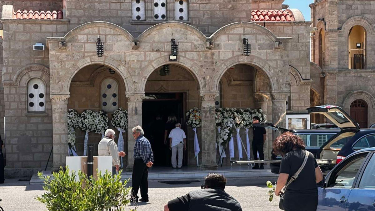 Η κηδεία της 57χρονης και της 26χρονης κόρης της στη Ρόδο