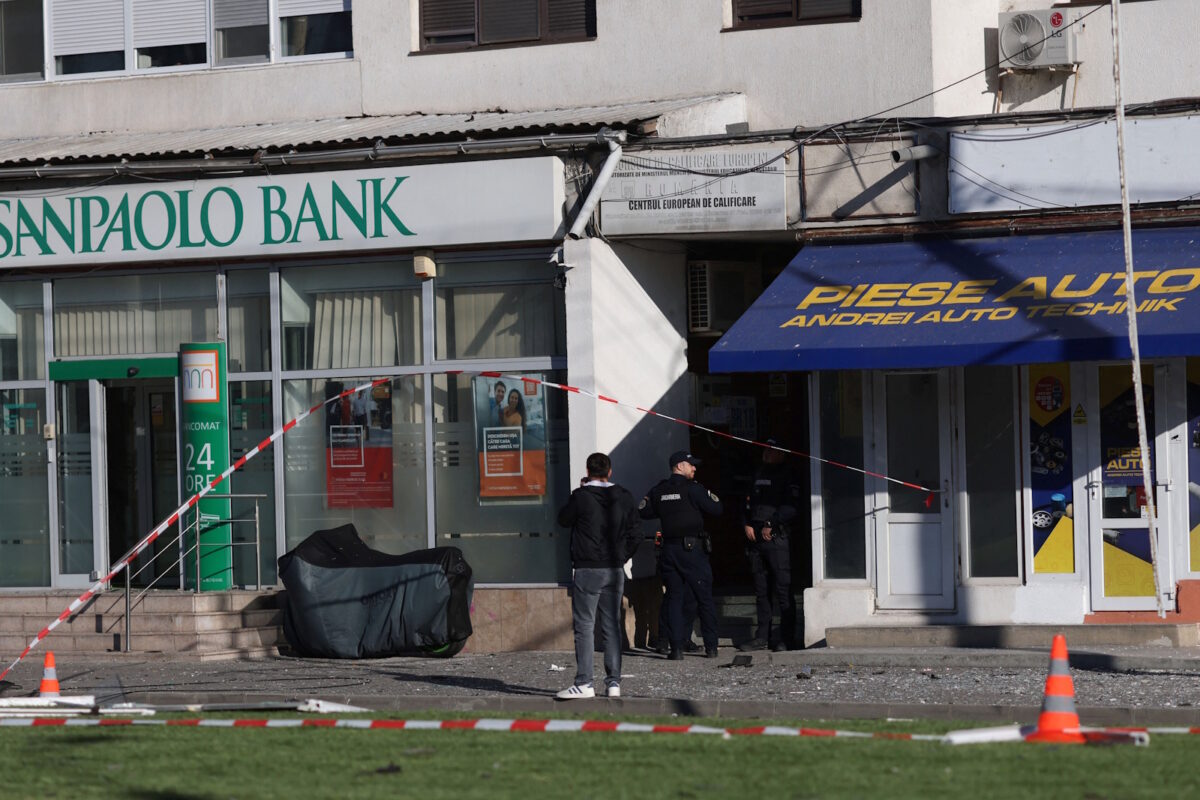 Οι ζημιές που προκάλεσε ρωσικό drone σε ρουμανική πολυκατοικία