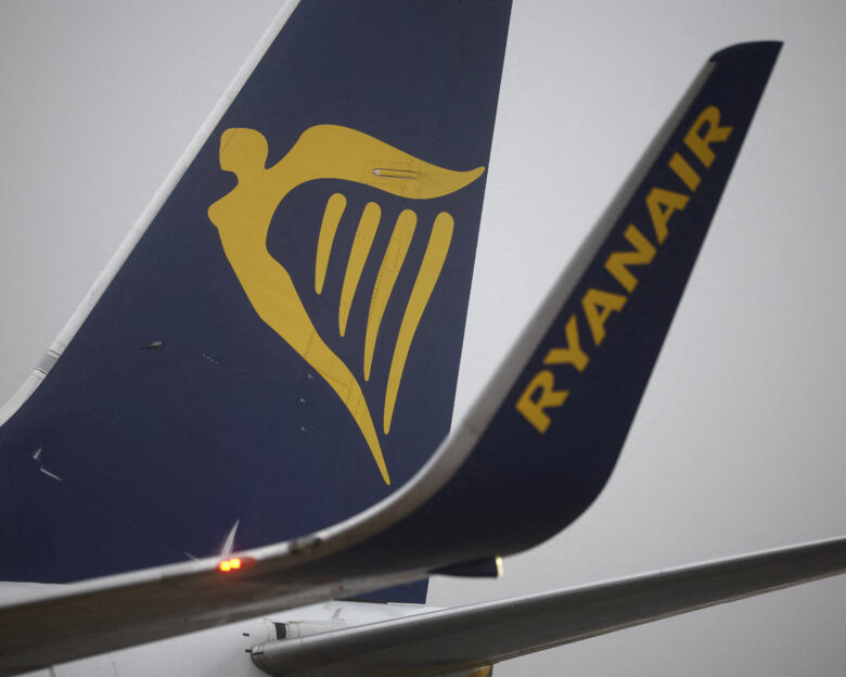 Το λογότυπο της Ryanair σε ένα αεροσκάφος Boeing 737-8AS