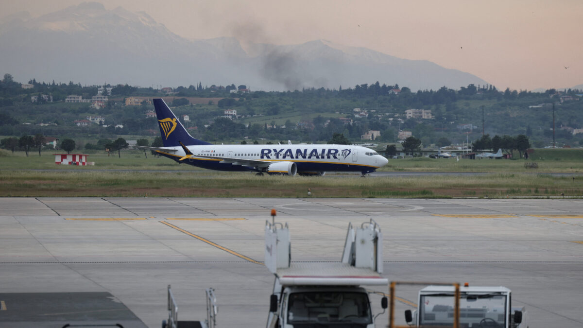 Αεροσκάφος της Ryanair στο αεροδρόμιο Μακεδονίας στη Θεσσαλονίκη