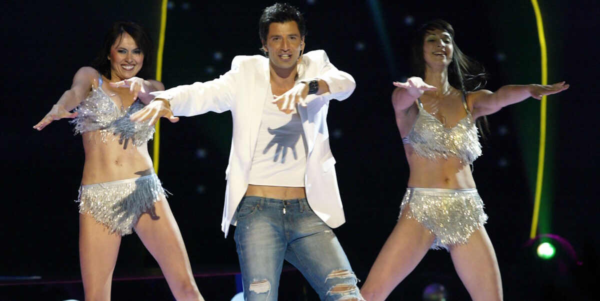 Eurovision: Όταν ο Σάκης Ρουβάς το 2004 «εκτόπισε» τον νικητή του Eurostar και ξετρέλανε την Ευρώπη με το «Shake it»