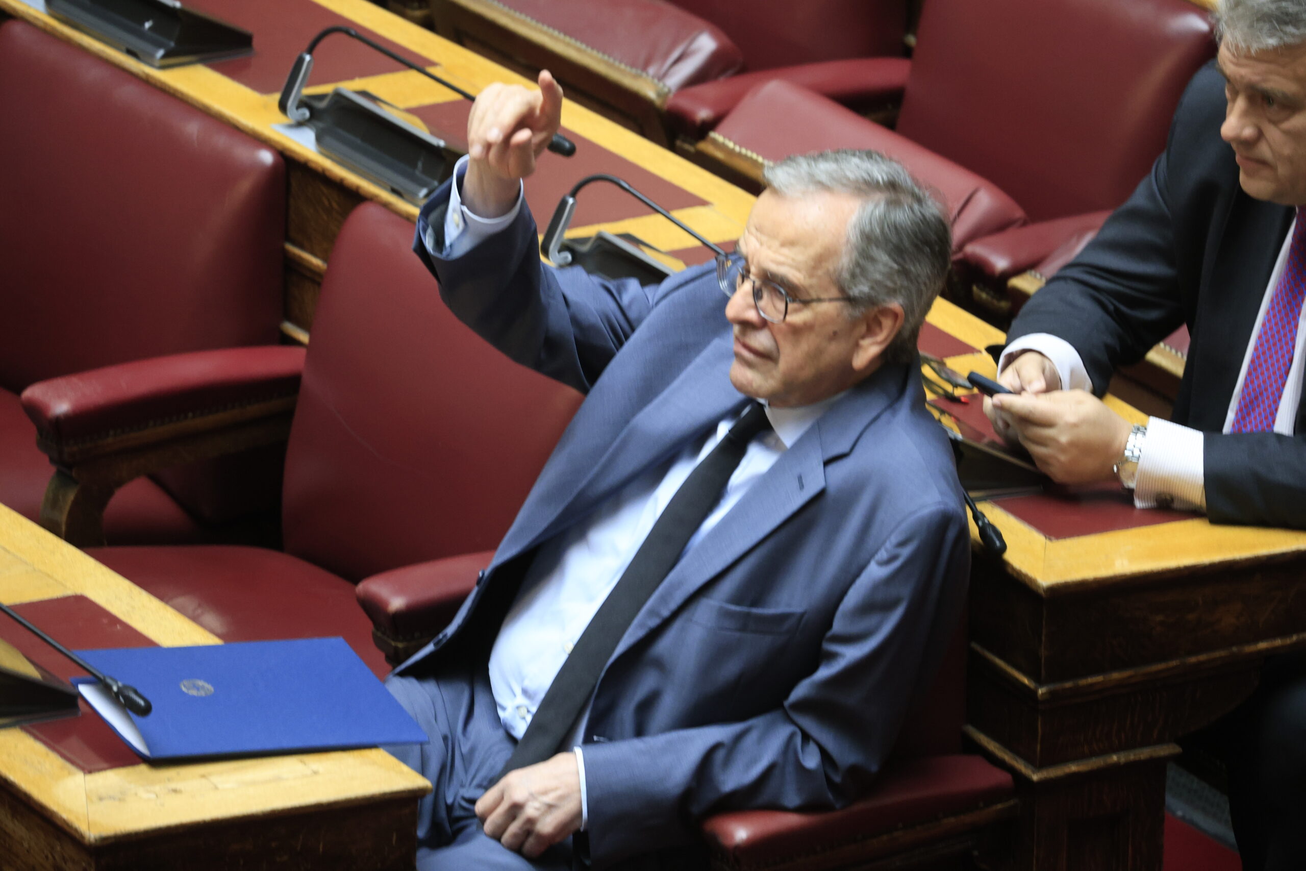 Στιγμιότυπο από τη συζήτηση στην Ολομέλεια της Βουλής επί της προτάσεως του ΠΑΣΟΚ για σύσταση Εξεταστικής Επιτροπής σχετικά με την υπόθεση των υποκλοπών (Πηγή φωτογραφίας: ΓΙΩΡΓΟΣ ΚΟΝΤΑΡΙΝΗΣ