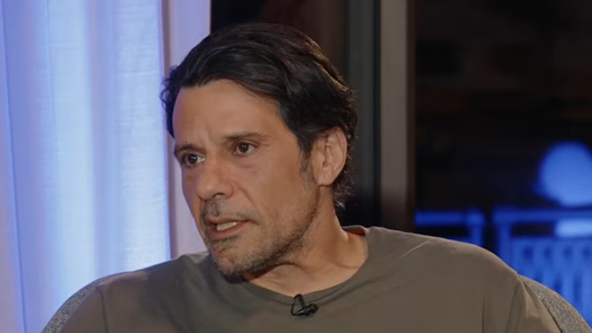 Ο Γιώργος Σεϊταρίδης κατά τη διάρκεια της συνέντευξης