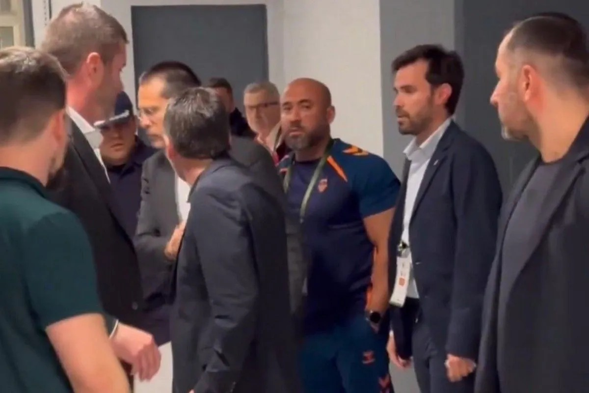 Παναθηναϊκός: Χειρονομία μέλους του επιτελείου της Βαλένθια προς τον Σερέλη, ένταση και συγγνώμη από τον Μαρτίνεθ