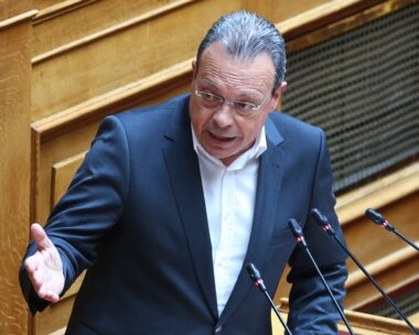 Ο πρόεδρος του ΣΥΡΙΖΑ Σωκράτης Φάμελλος στην Ολομέλεια της Βουλής (Πηγή φωτογραφίας: ΓΙΑΝΝΗΣ ΠΑΝΑΓΟΠΟΥΛΟΣ / EUROKINISSI