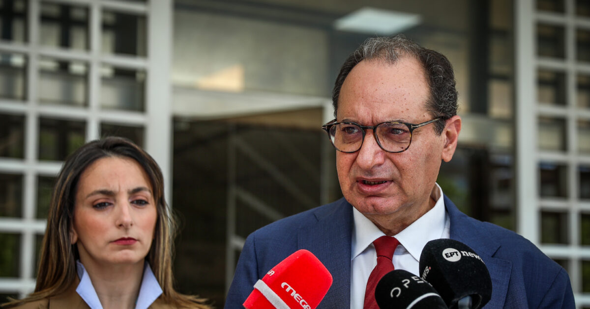 Ο Χρήστος Σπίρτζης κατέθεσε αίτημα για ανάσυρση της δικογραφίας των υποκλοπών από το αρχείο και εξαίρεση του Κωνσταντίνου Τζαβέλλα
