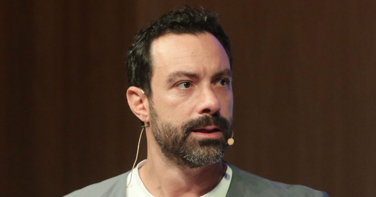 Σάκης Τανιμανίδης: «Ντροπή σου προδότη που υποστηρίζεις τον Ολυμπιακό» του έγραψαν στα social media