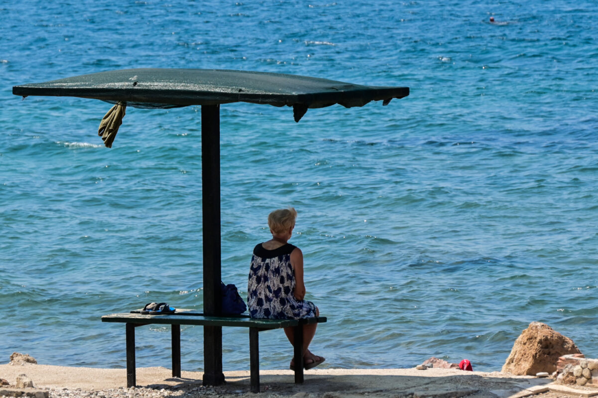 Καιρός: Ζέστη και λίγες βροχές το τριήμερο του Αγίου Πνεύματος – Ξεπέρασε τους 35 βαθμούς η θερμοκρασία την Πέμπτη