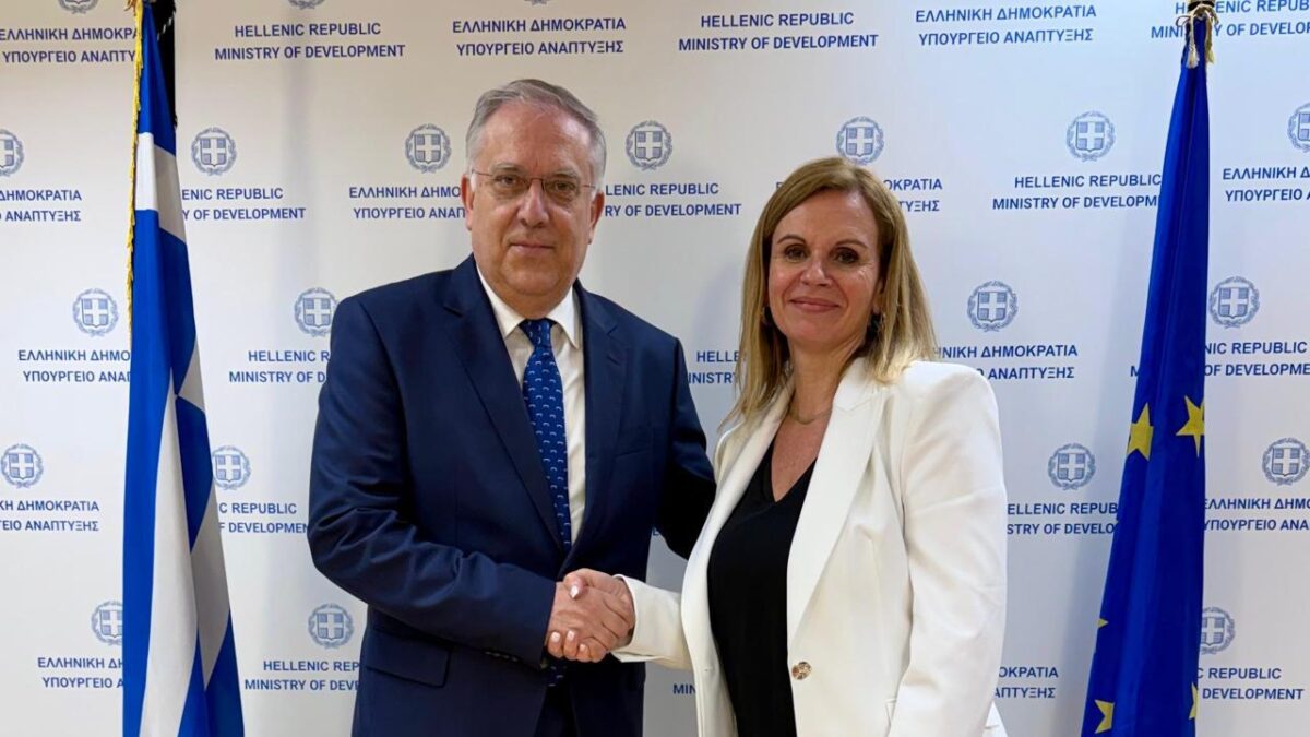 Ο Τάκης Θεοδωρικάκος με την Μαρία Παπατζίκου