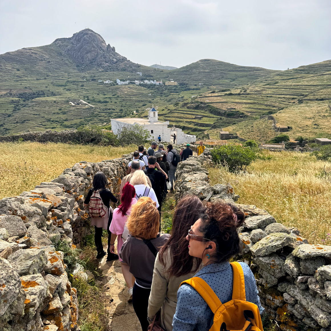 tinos diethnes simposio
