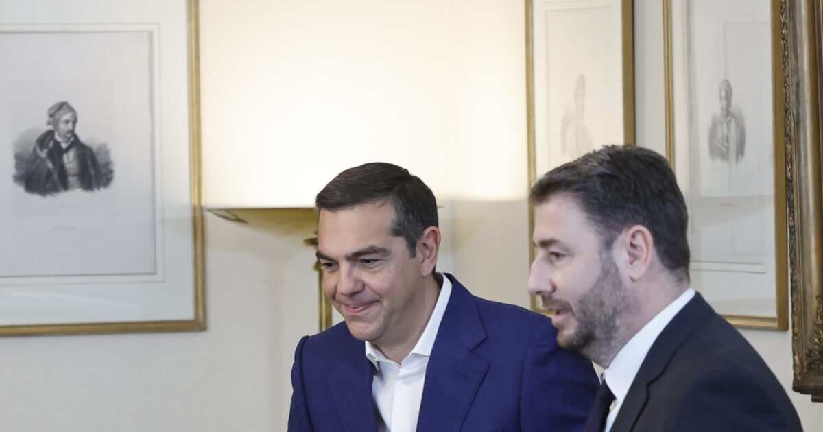Σφοδρή κόντρα μεταξύ ΣΥΡΙΖΑ και ΠΑΣΟΚ για την «ανικανότητα Ανδρουλάκη» με φόντο την επιστροφή Τσίπρα