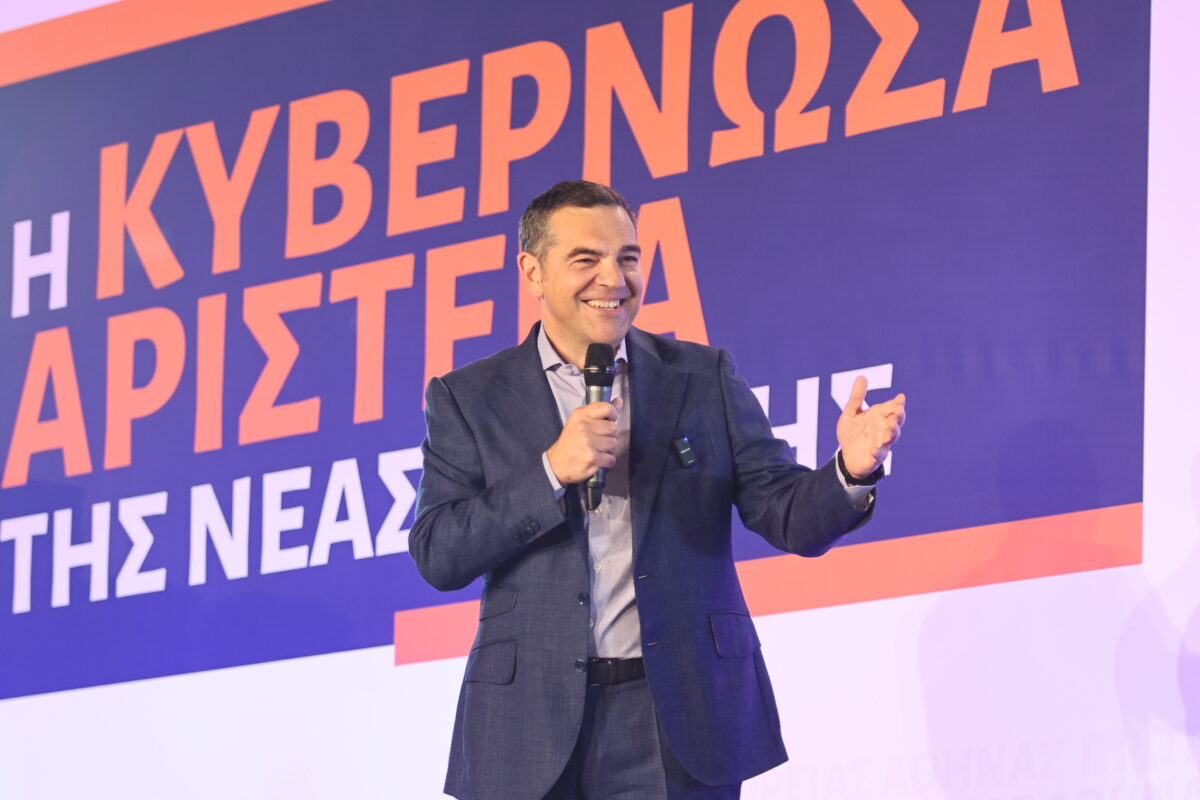 Πρεμιέρα Τσίπρα με στόχο την πολιτική κυριαρχία στην αντιπολίτευση ^ μεγάλη συγκέντρωση στις 8μμ στο Θησείο για το «νέο ταξίδι» ^ επτασφράγιστο μυστικό το όνομα του νέου κόμματος ^ το ξέρουν ο Τσίπρας, η εταιρεία και 2-3 άτομα ^ συμβολικές απουσίες ^ έρχονται παραιτήσεις στελεχών στον ΣΥΡΙΖΑ ^ νέα κοινή εμφάνιση Καραμανλή – Σαμαρά σήμερα ^ όπισθεν ΠΑΣΟΚ για τον Στουρνάρα