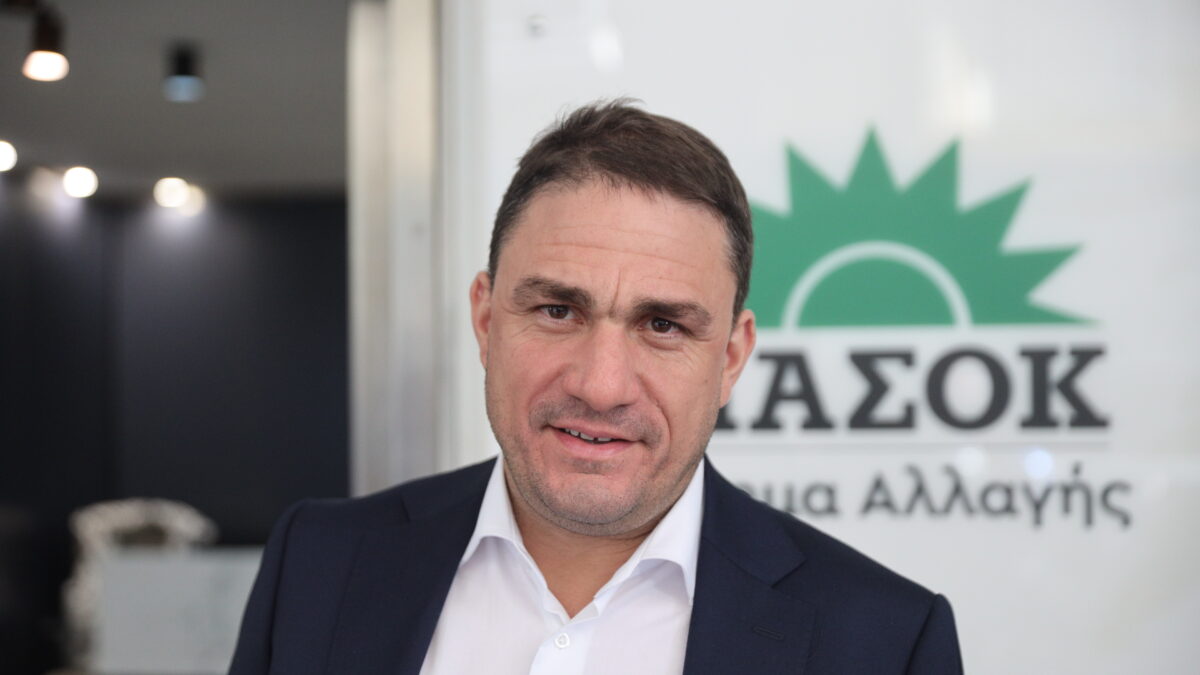 Ο εκπρόσωπος Τύπου του ΠΑΣΟΚ Κώστας Τσουκαλάς (Φωτογραφία αρχείου