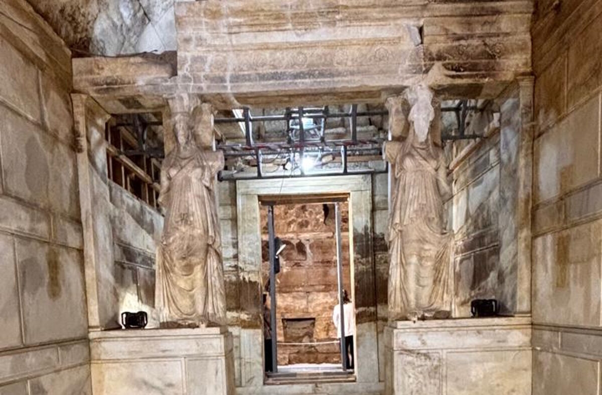 Το ταφικό μνημείο στον Τύμβο Καστά