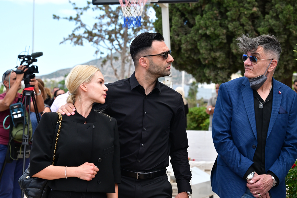 Ντέμης Νικολαΐδης