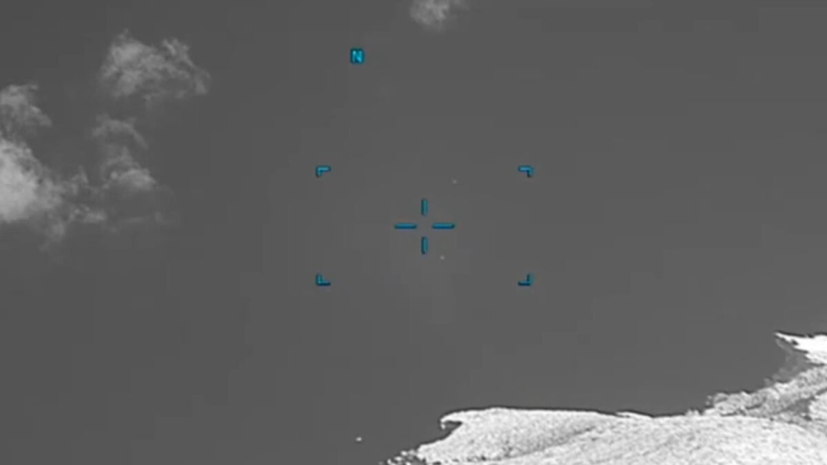 Η διαδρομή των 6 UFO που καταγράφηκαν στην Ελλάδα: Βίντεο από τους απότομους ελιγμούς σε Αιγαίο και ξηρά