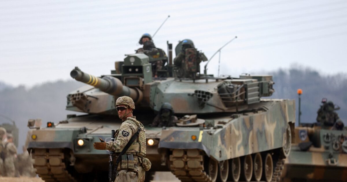 Ο Τραμπ απειλεί να μειώσει ακόμη περισσότερο τους Αμερικανούς στρατιώτες στη Γερμανία προκαλώντας οικονομικό πλήγμα στο Βερολίνο