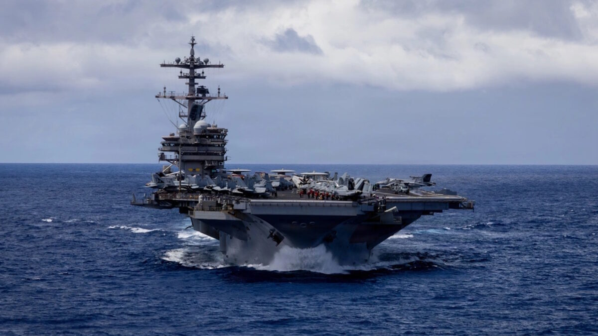 Το αεροπλανοφόρο USS George Bush φτάνει στην Μέση Ανατολή