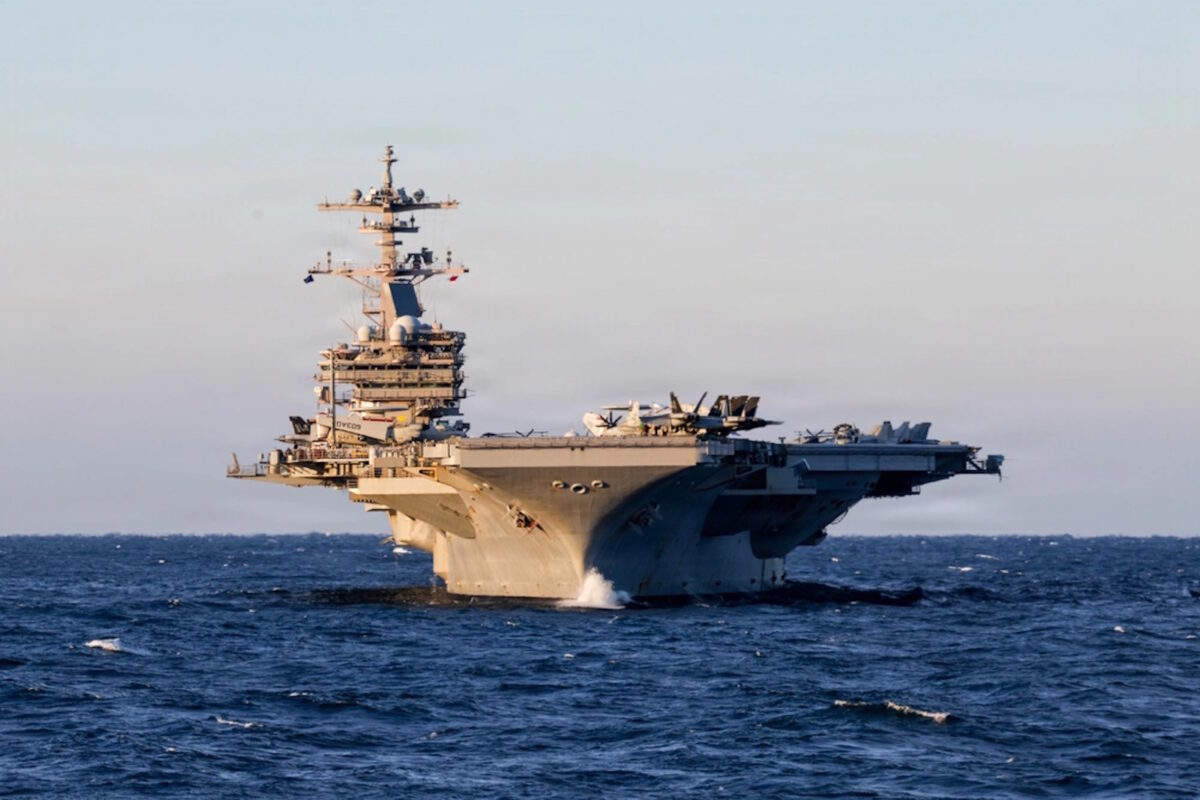 Το αμερικανικό αεροπλανοφόρο USS George H.W. Bush