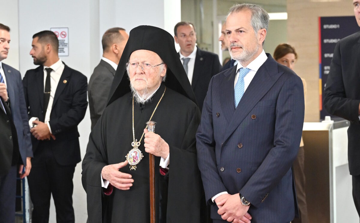 Ο Οικουμενικός Πατριάρχης, Βαρθολομαίος επισκέφθηκε την ΕΡΤ και εγκαινίασε το νέο κανάλι ERT Cosmos