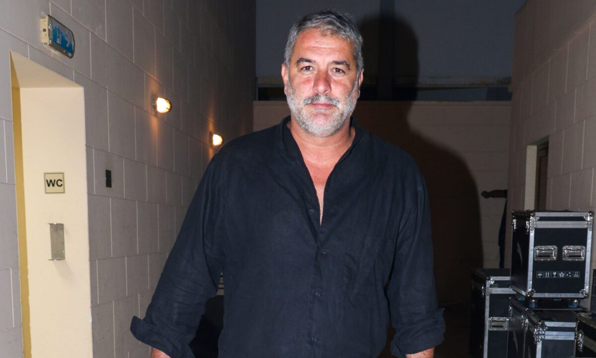 Βασίλης Μπισμπίκης: «Πάνω μου έγινε ανθρωποφαγία – Εμένα με κρατάει η τέχνη και η Δέσποινα Βανδή»