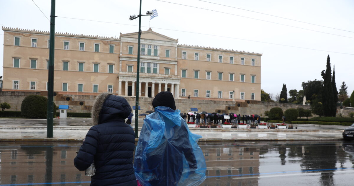Καιρός: Χαμηλές θερμοκρασίες, βροχές και ισχυροί βοριάδες το Σαββατοκύριακο – Επιστρέφει η άνοιξη από τη Δευτέρα