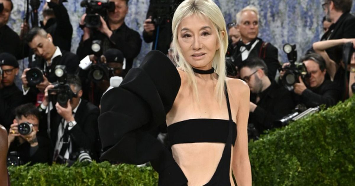Η Vera Wang, στα 76 της, τολμά με αποκαλυπτική εμφάνιση στο Met Gala 2026