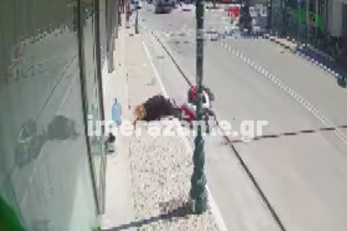 Η στιγμή που η γυναίκα πέφτει