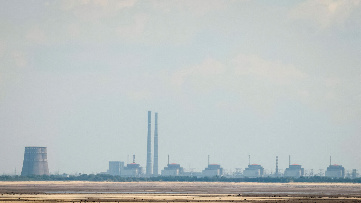 FILE PHOTO: A view shows Zaporizhzhia Nuclear Power Plant from the bank of Kakhovka Reservoir near the town of Nikopol after the Nova Kakhovka dam breached, amid Russia's attack on Ukraine, in Dnipropetrovsk region, Ukraine June 16, 2023. REUTERS/Alina Smutko/File Photo
