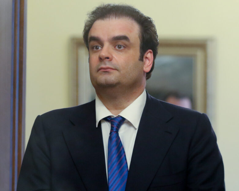 Παρουσια του Π.τ.Δ. Κωνσταντινου Τασουλα και του Υπουργουν Οικονομιας Οικονομικων Κυριακου Πιερρακακη τελεστηκε σημερα στο Προεδρικο Μεγαρο απο τον Αρχιεπισκοπο Ιερωνυμο η ορκωμοσια του Διοικητη της Τραπεζας Ελλαδος Γιαννη Στουρναρα ανανεωνοντας την θητεια του για πεντε χρονια