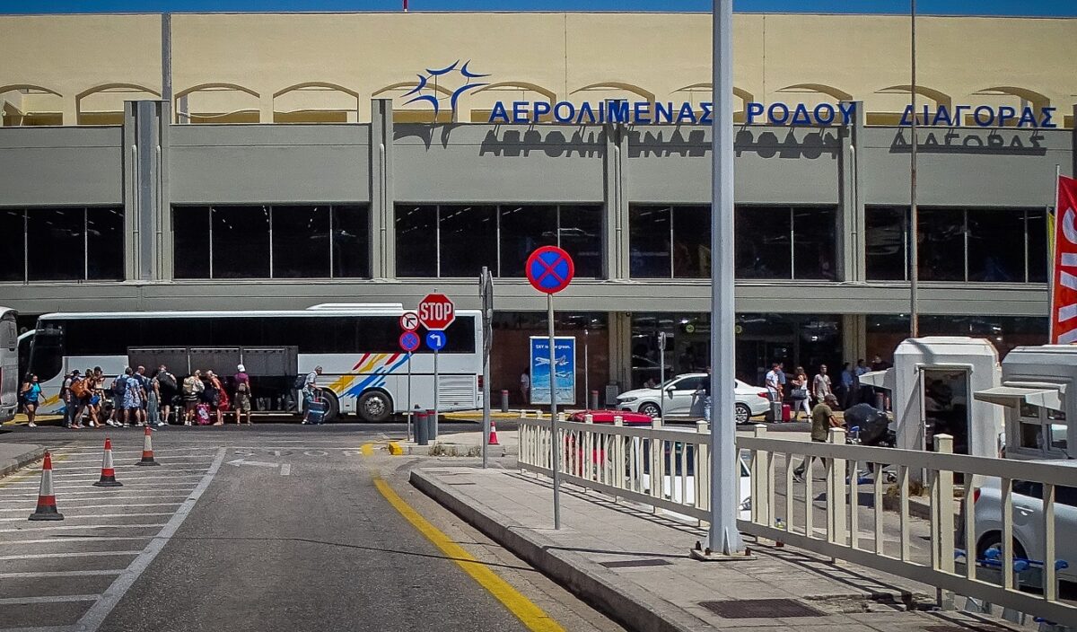 Έκτακτη Προσγείωση Αεροσκάφους στη Ρόδο: Αναλυτικές Πληροφορίες και Εξελίξεις