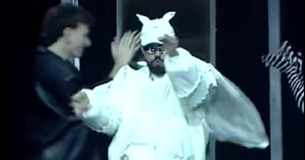 Mad VMA 2026: Οι εντυπωσιακές εμφανίσεις στο κόκκινο χαλί και η εκρηκτική έναρξη με Akyla και Marseaux