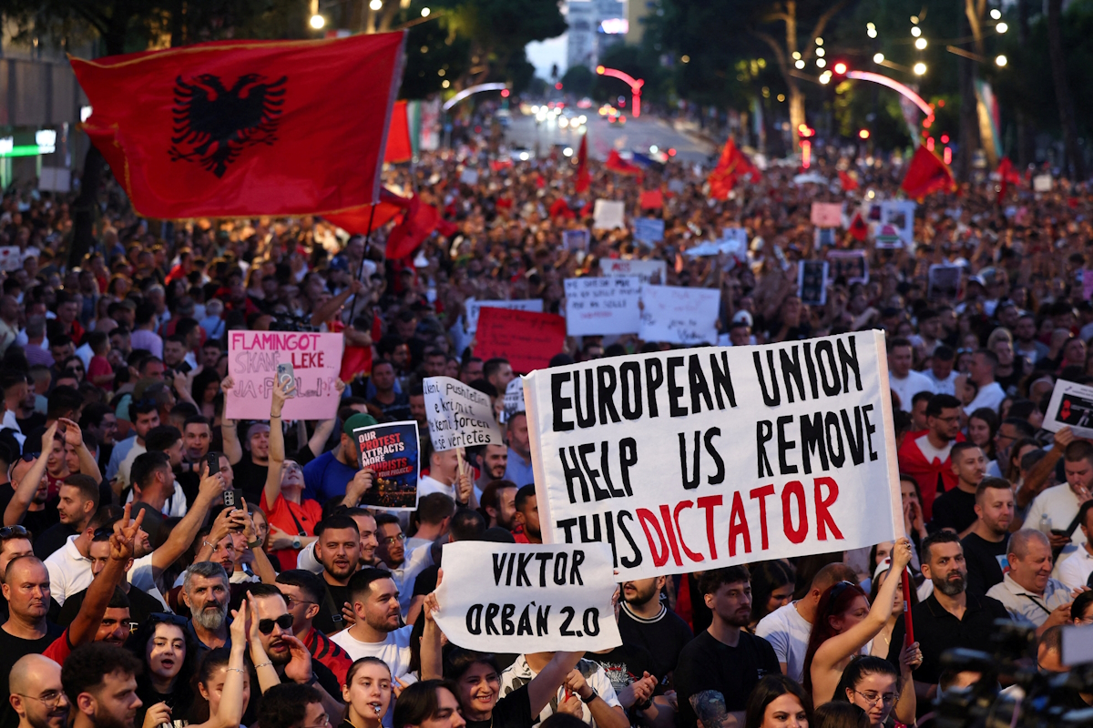 Αλβανία: «Το Ιράν πίσω από τις διαμαρτυρίες για τη