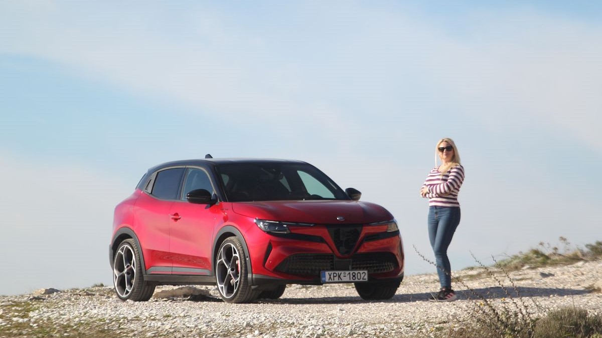 Alfa Romeo Junior Elettrica Veloce 280PS – Δοκιμή: Οδηγική απόλαυση που... ηλεκτρίζει!