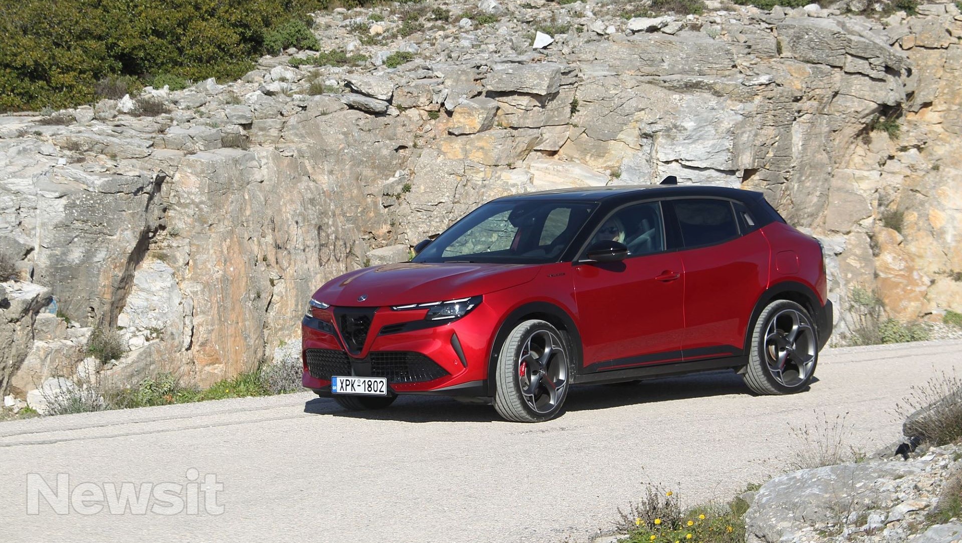 Alfa Romeo Junior Elettrica Veloce 280PS – Δοκιμή: Οδηγική απόλαυση που... ηλεκτρίζει!