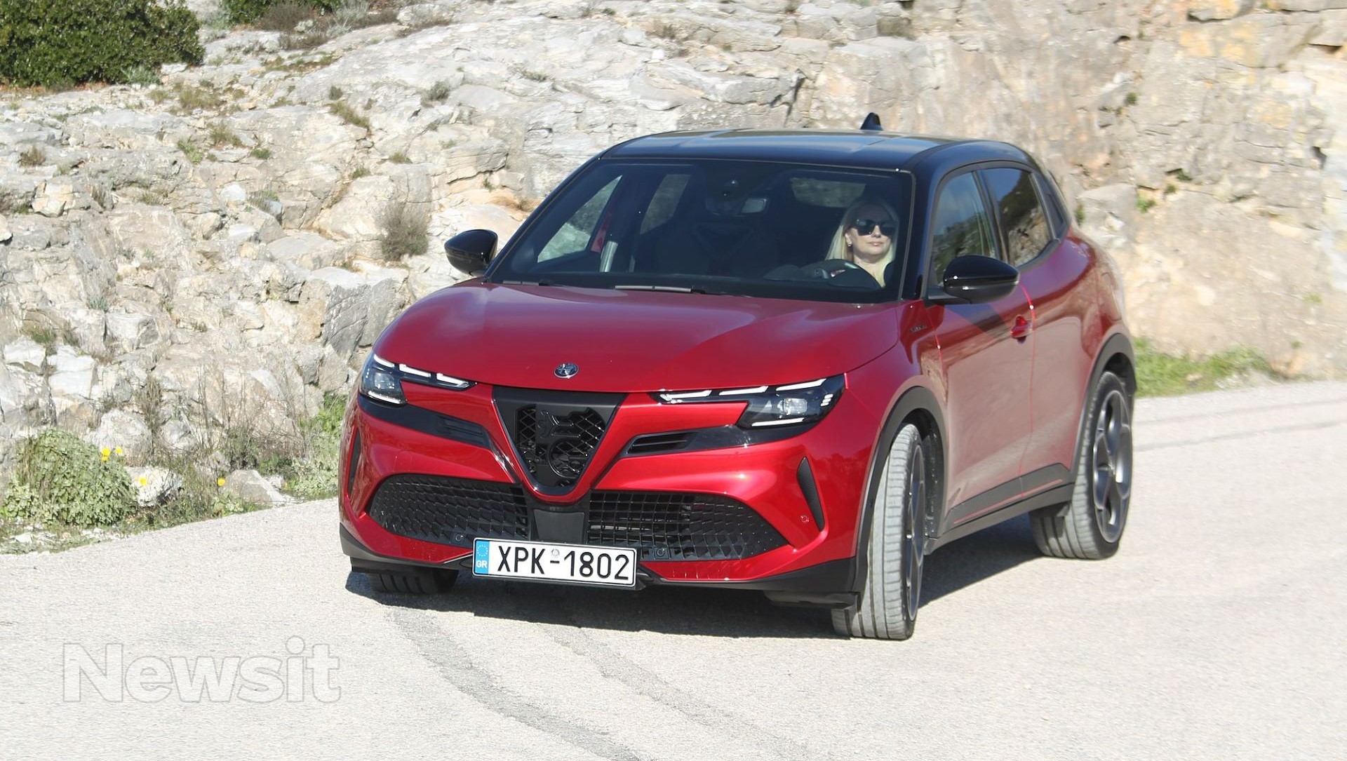 Alfa Romeo Junior Elettrica Veloce 280PS – Δοκιμή: Οδηγική απόλαυση που... ηλεκτρίζει!