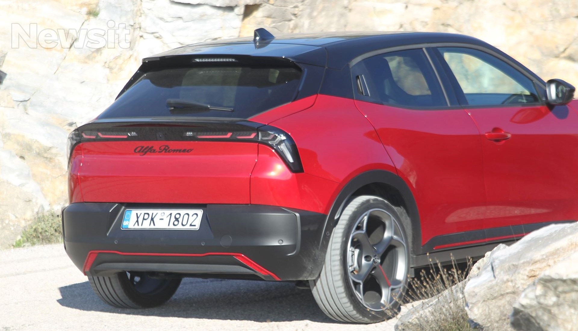 Alfa Romeo Junior Elettrica Veloce 280PS – Δοκιμή: Οδηγική απόλαυση που... ηλεκτρίζει!