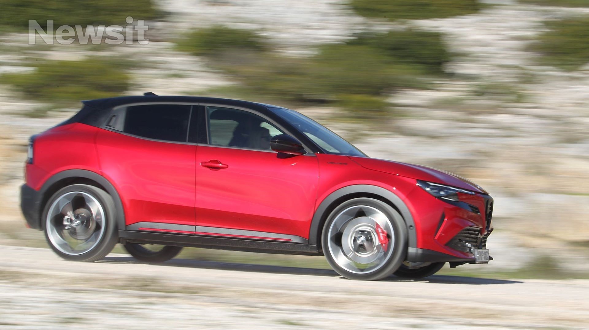 Alfa Romeo Junior Elettrica Veloce 280PS – Δοκιμή: Οδηγική απόλαυση που... ηλεκτρίζει!