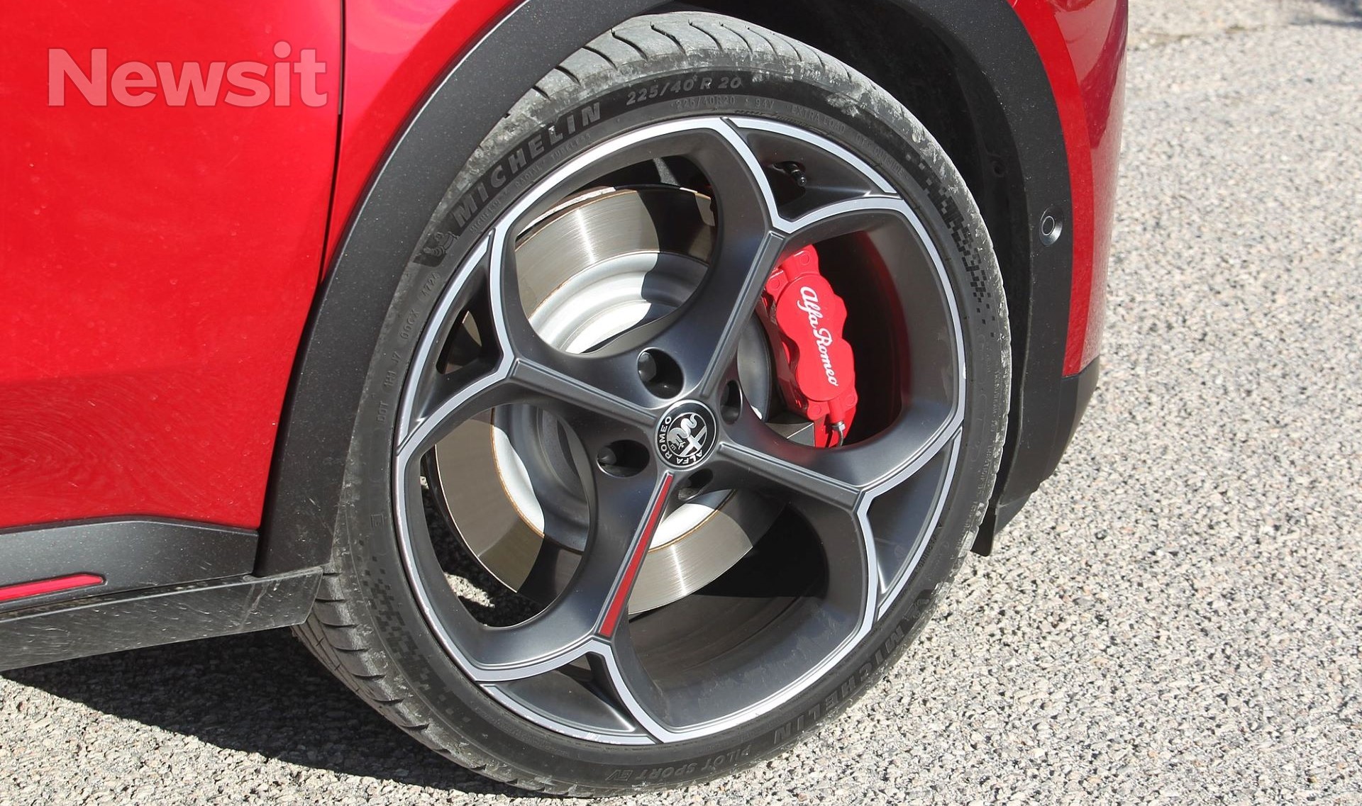 Alfa Romeo Junior Elettrica Veloce 280PS – Δοκιμή: Οδηγική απόλαυση που... ηλεκτρίζει!