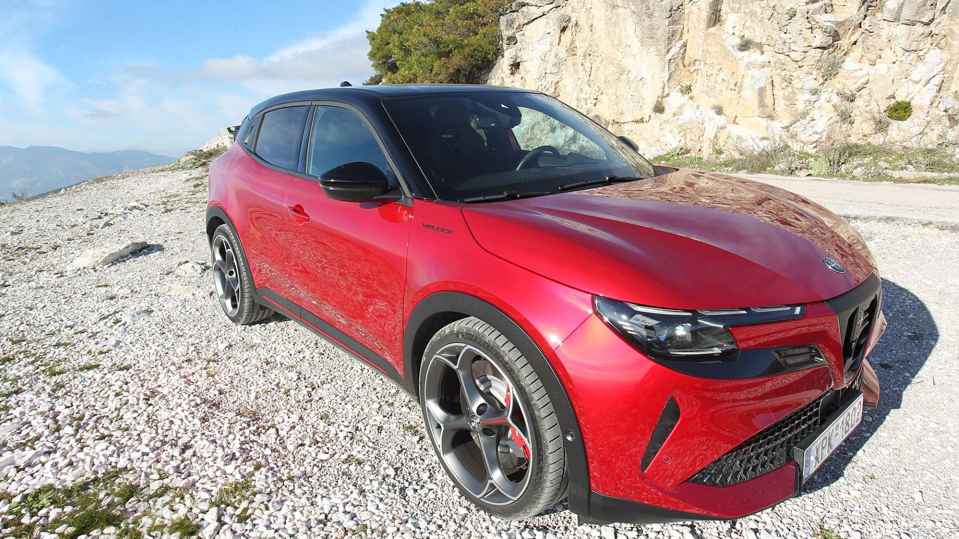 Alfa Romeo Junior Elettrica Veloce 280PS – Δοκιμή: Οδηγική απόλαυση που... ηλεκτρίζει!