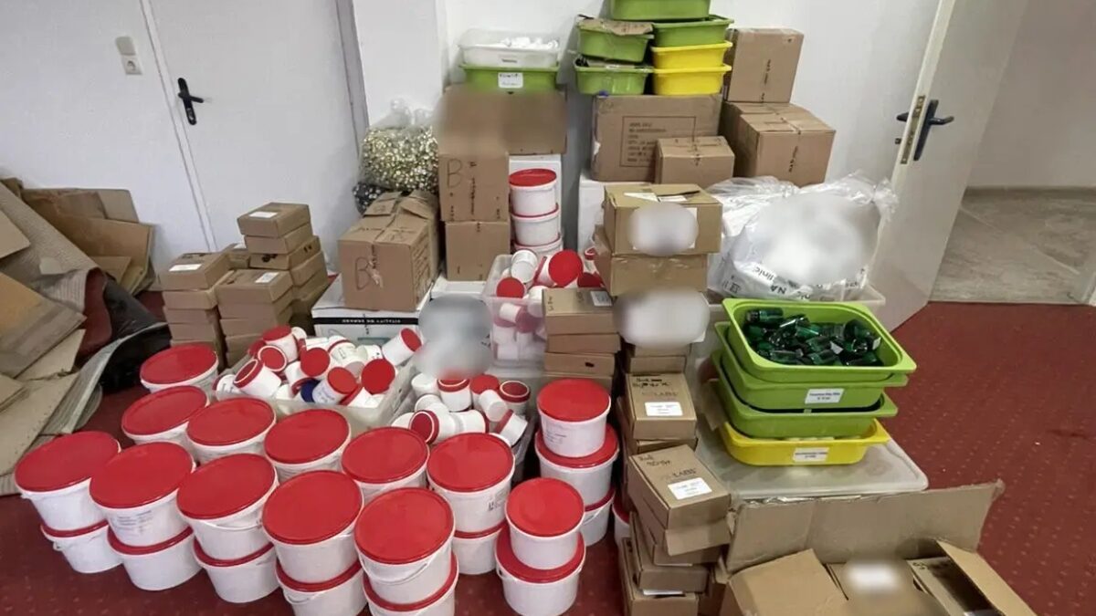 Τα ευρήματα στο φαρμακείο στο Χαλάνδρι
