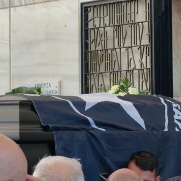ανδρεας μαζαρακης