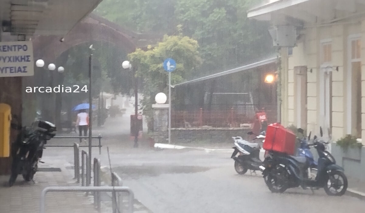 Τρίπολη: «Βροχή» οι κλήσεις στην Πυροσβεστική μετά τη μεσημε