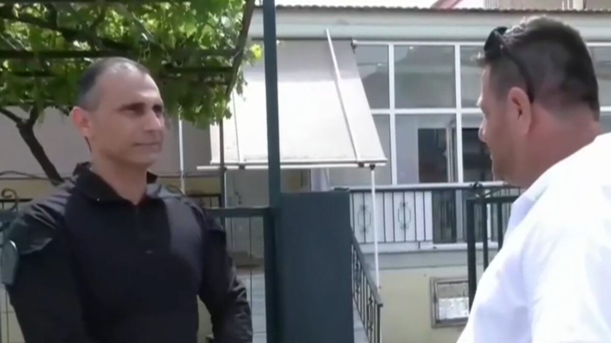 Γιαννιτσά: Αστυνομικός εκτός υπηρεσίας έσωσε δύο αδέλφια από φωτιά που ξέσπασε στο σπίτι τους