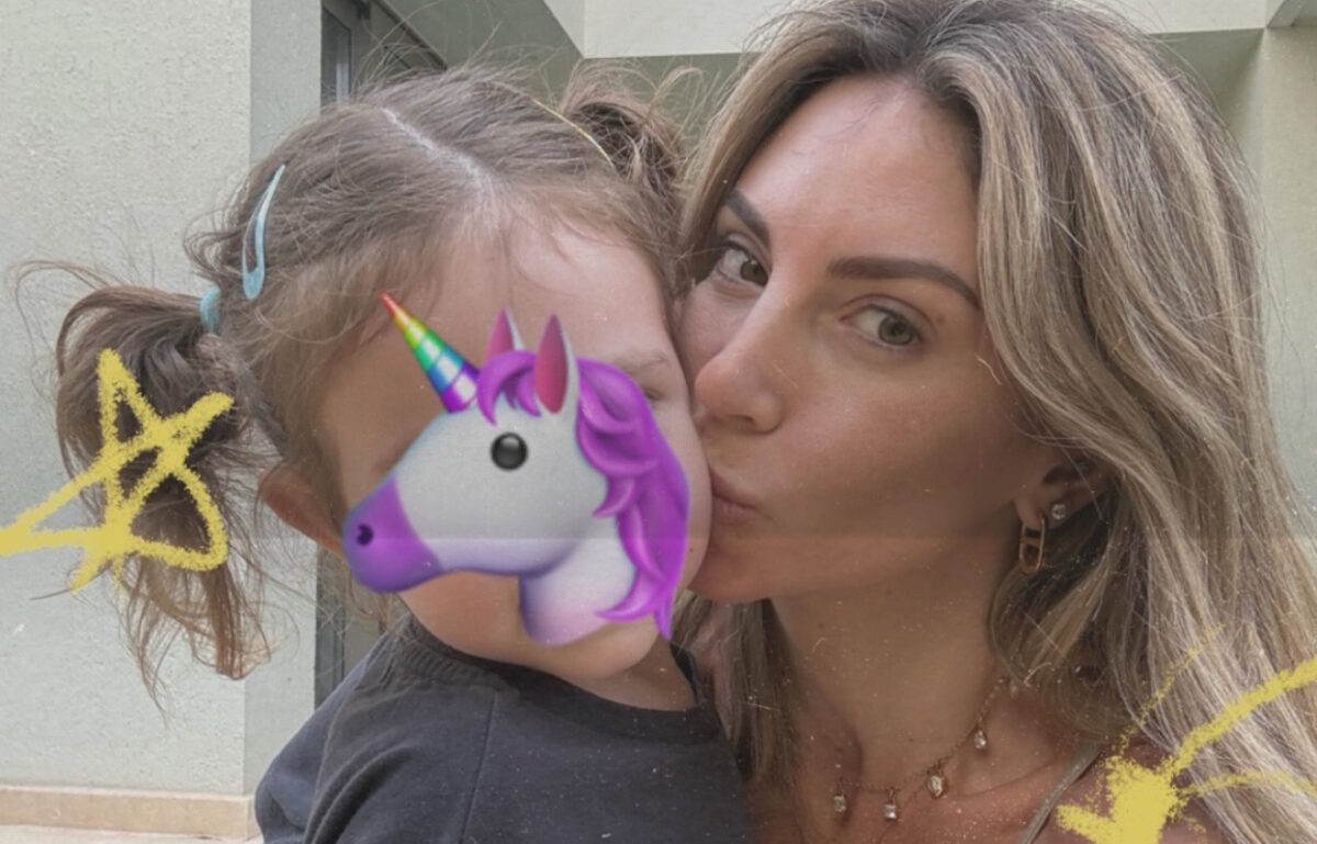 Αθηνά Οικονομάκου: Οι ευχές για τα γενέθλιά της και το ροζ π