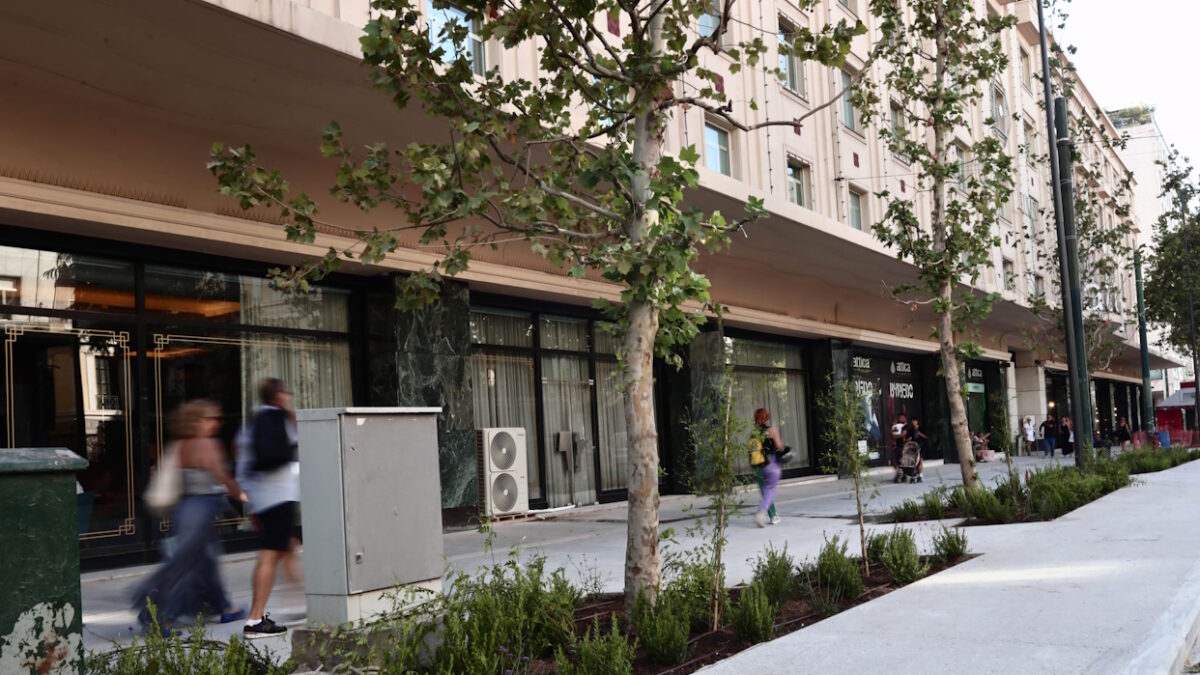 Τα Αττικά Πολυκαταστήματα στην οδό Πανεπιστημίου